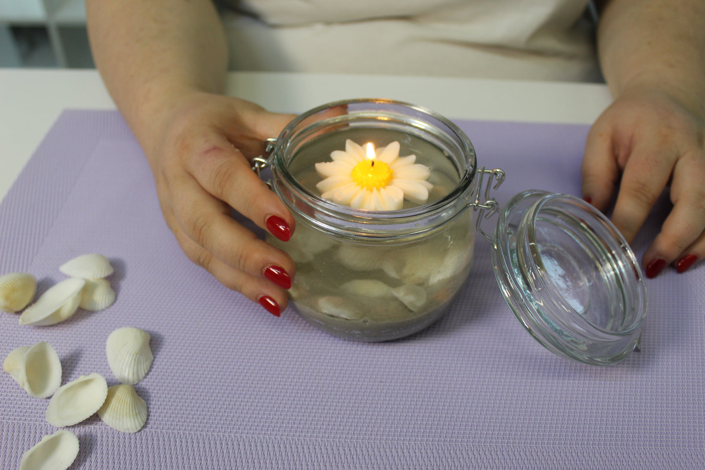 Gänseblümchenkerze „Blütenzeit“ – Schwimmkerze mit Frühlingsgefühl