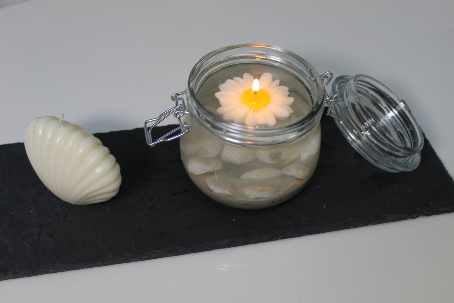 Gänseblümchenkerze „Blütenzeit“ – Schwimmkerze mit Frühlingsgefühl