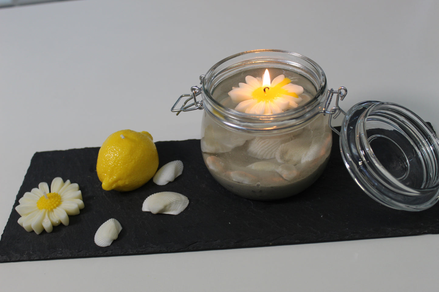 Gänseblümchenkerze „Blütenzeit“ – Schwimmkerze mit Frühlingsgefühl