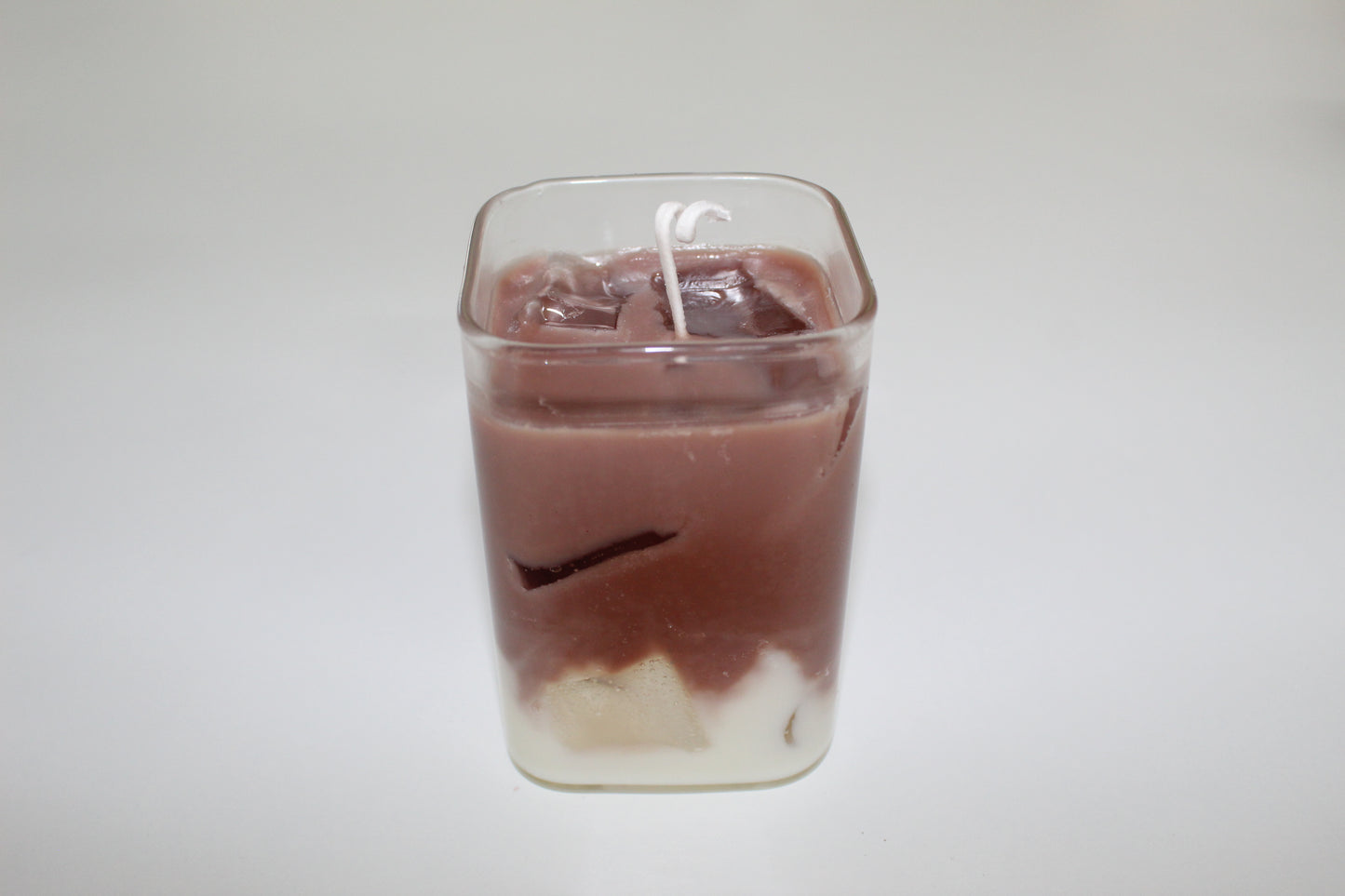 Duftkerze „Iced Latte“ im Glas – mit Eiswürfeln & Kaffeebohne