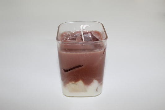 Duftkerze „Iced Latte“ im Glas – mit Eiswürfeln & Kaffeebohne
